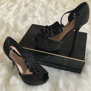 Black ruffle peep toe heels